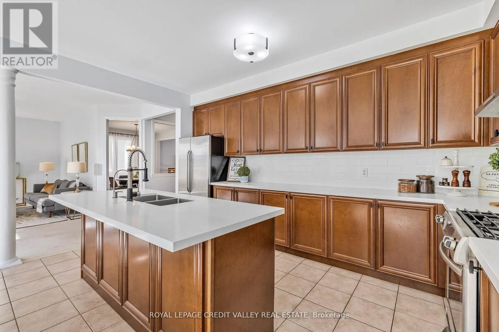 14 LARANDE COURT