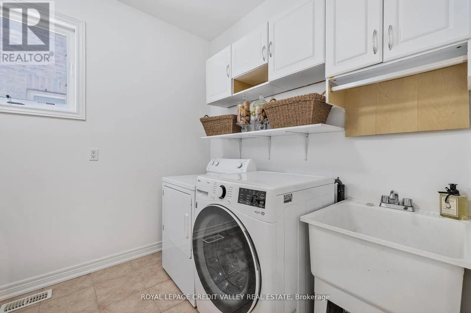 14 LARANDE COURT