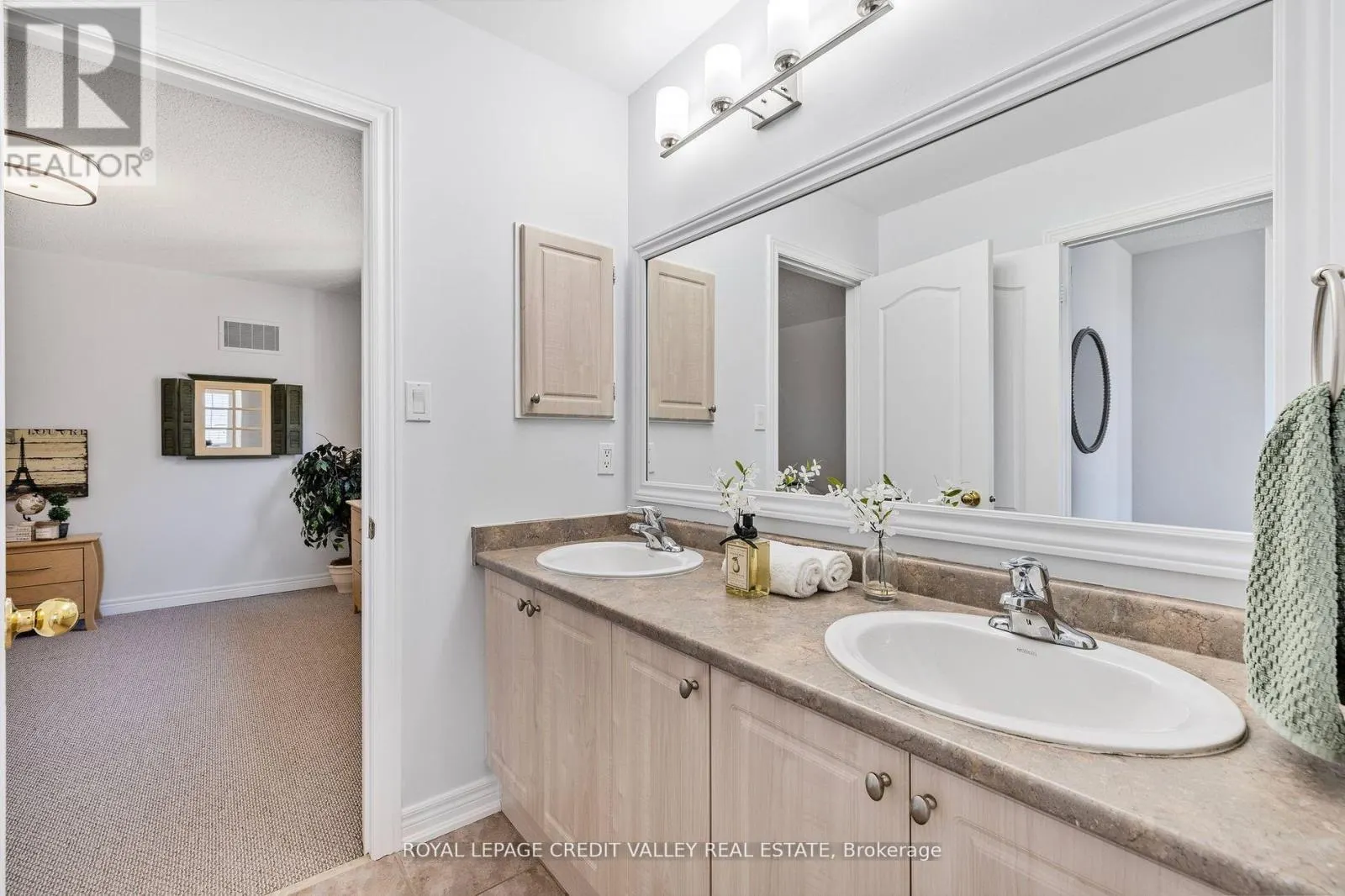 14 LARANDE COURT