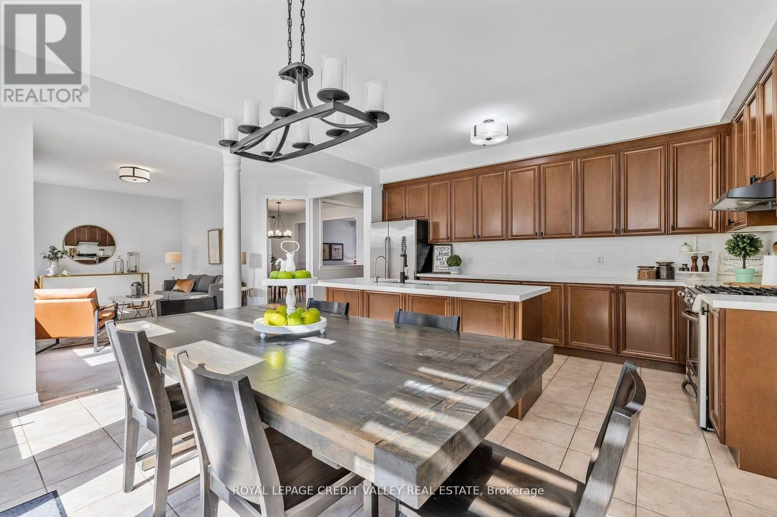 14 LARANDE COURT