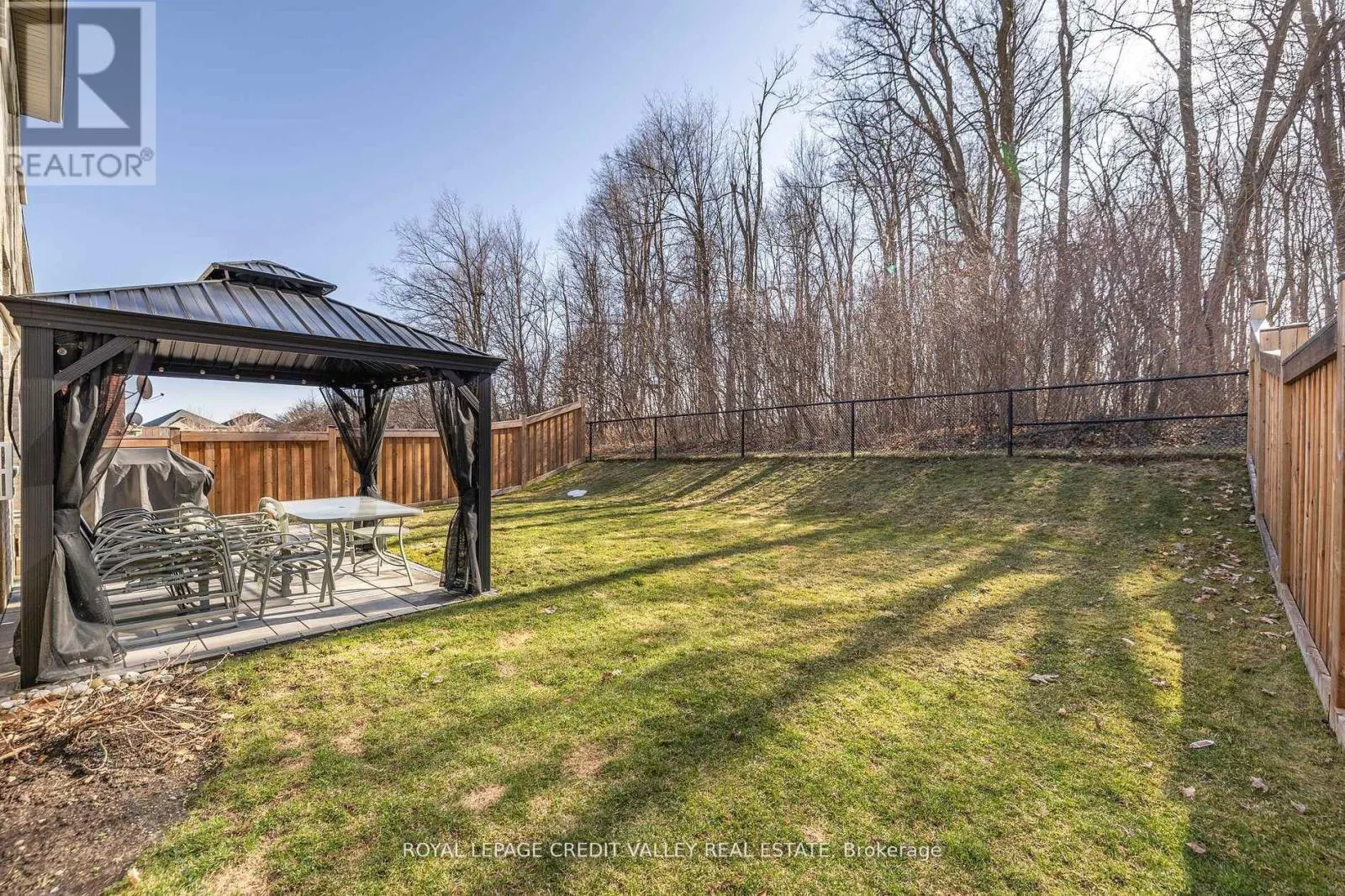 14 LARANDE COURT