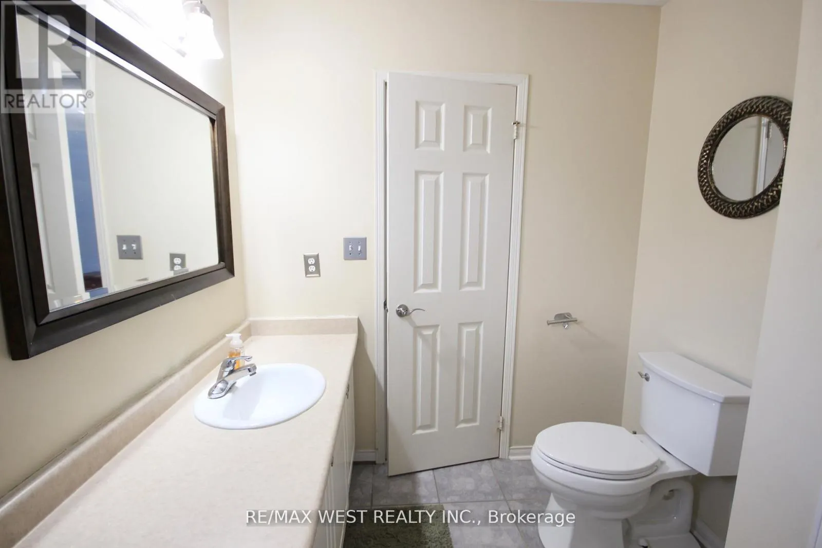 7374 BLACK WALNUT TRAIL