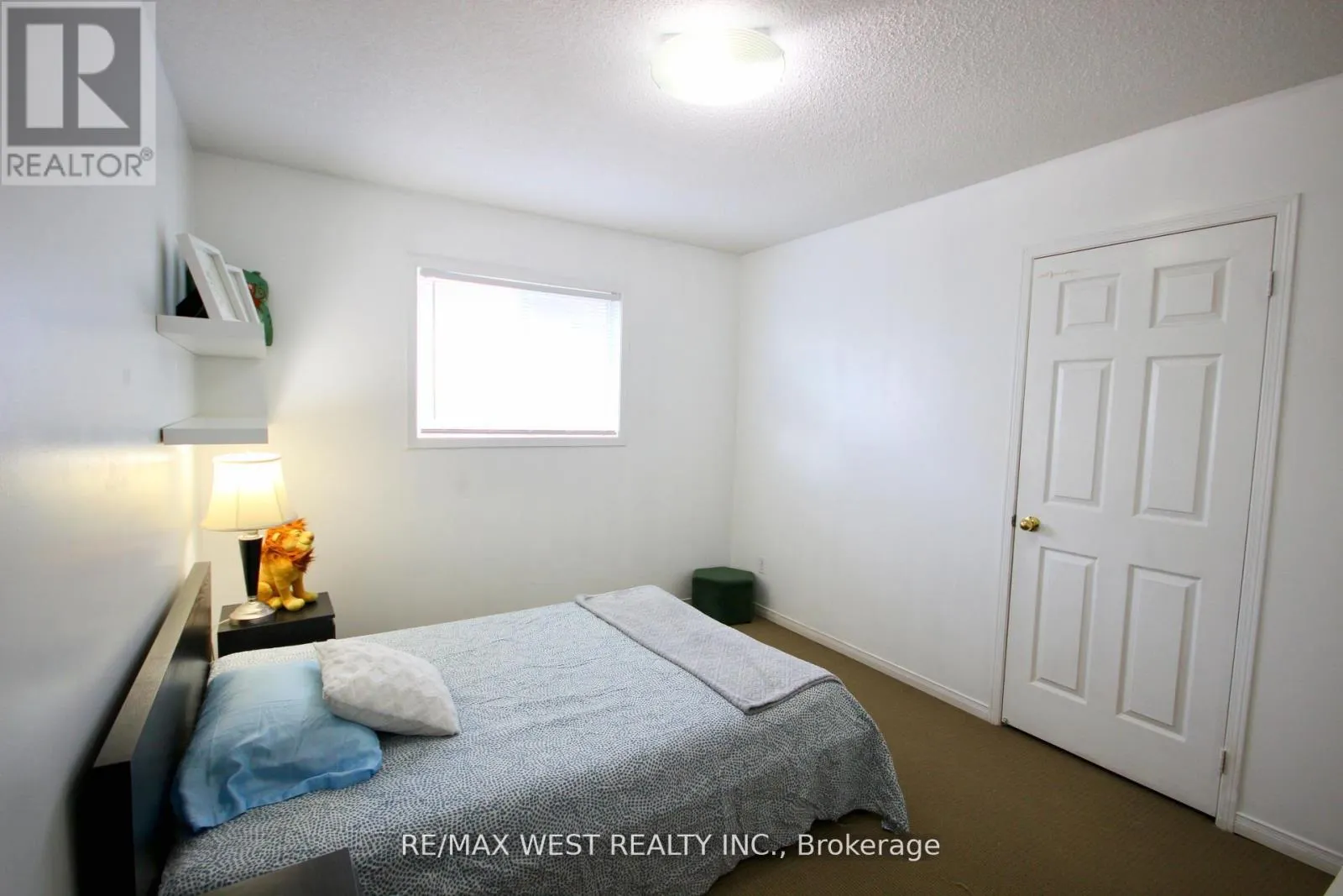 7374 BLACK WALNUT TRAIL