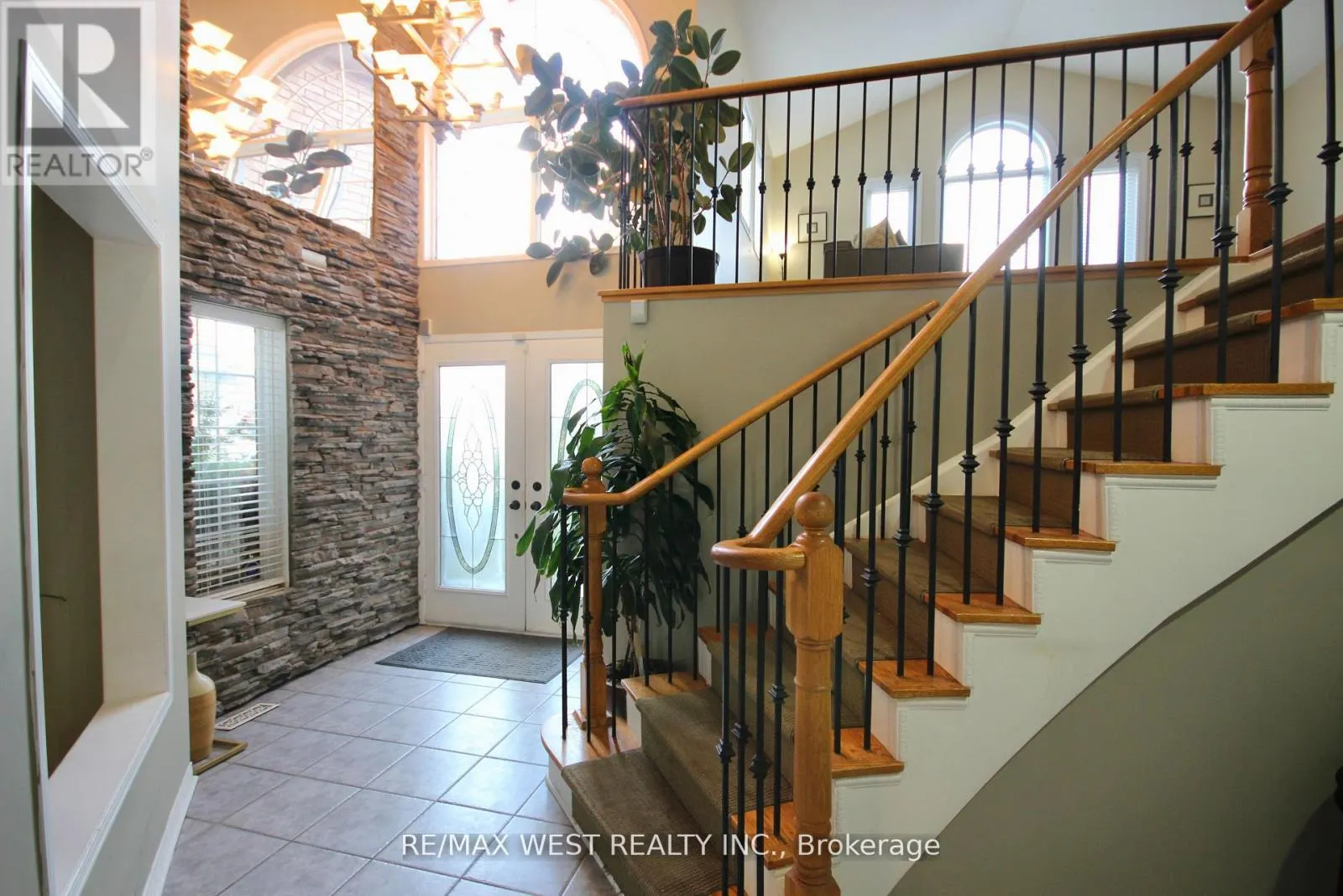7374 BLACK WALNUT TRAIL