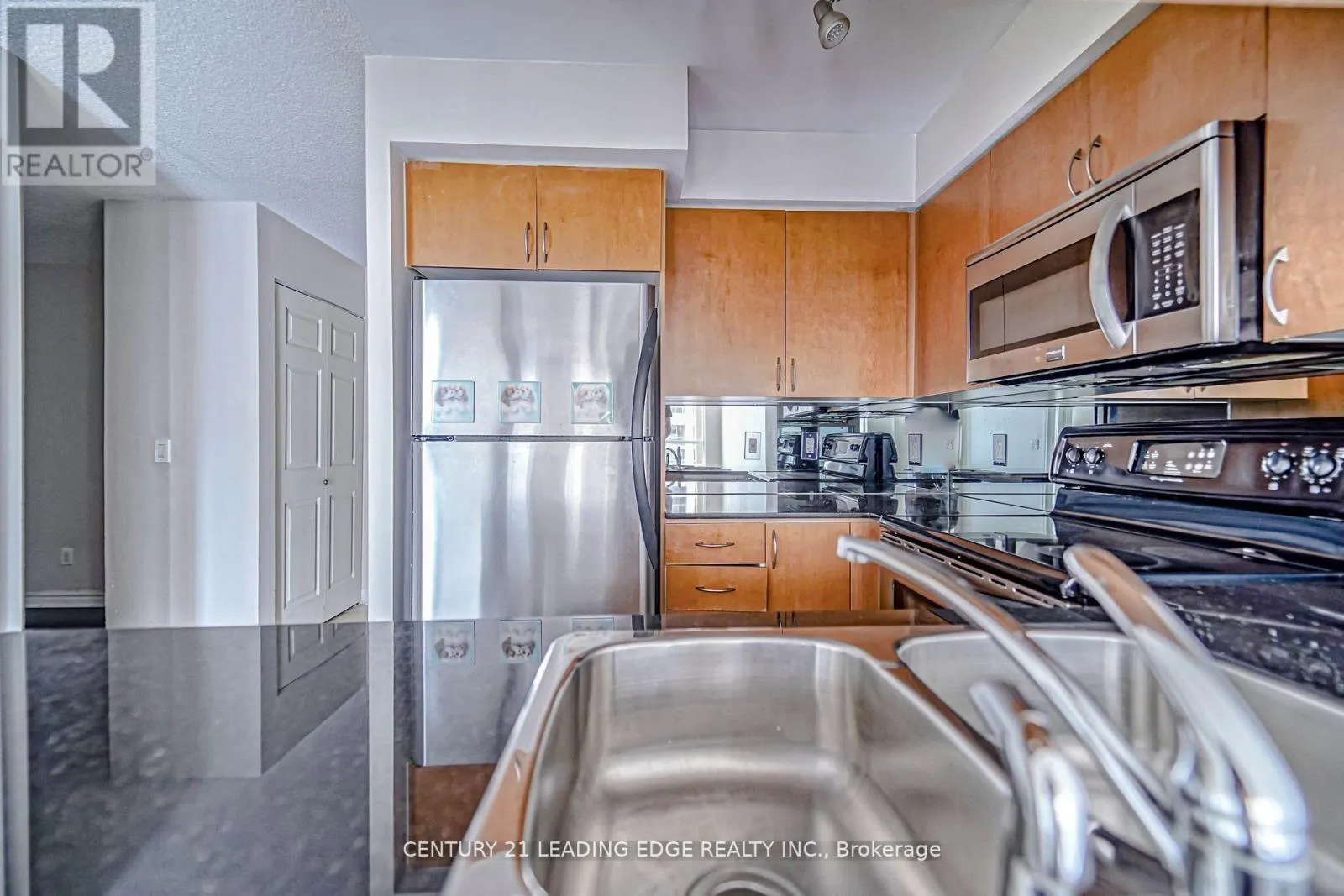 2512 - 4090 LIVING ARTS DRIVE
