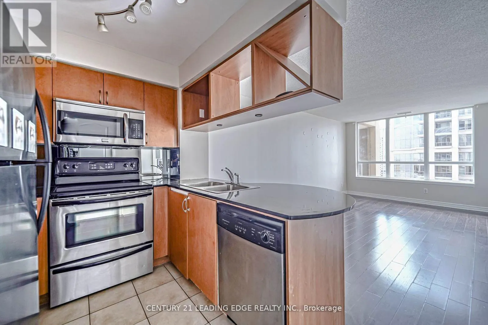 2512 - 4090 LIVING ARTS DRIVE