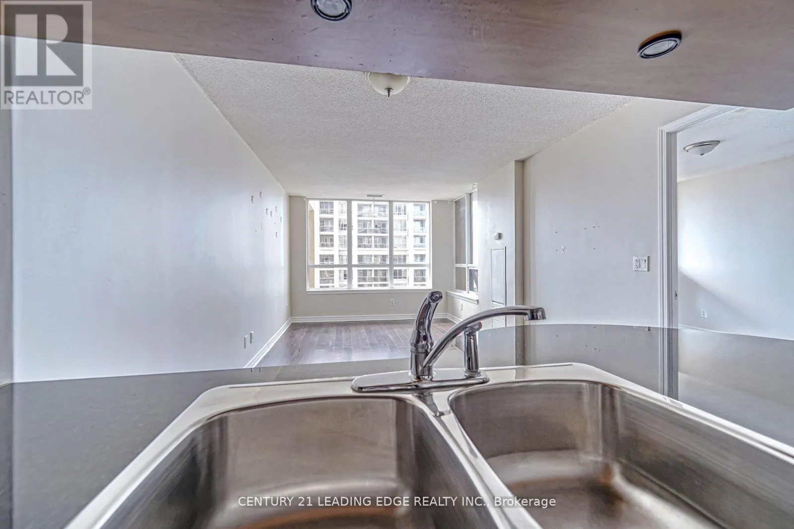 2512 - 4090 LIVING ARTS DRIVE