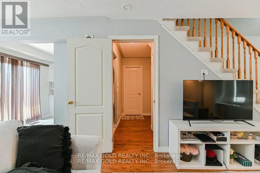 14 TOPIARY LANE