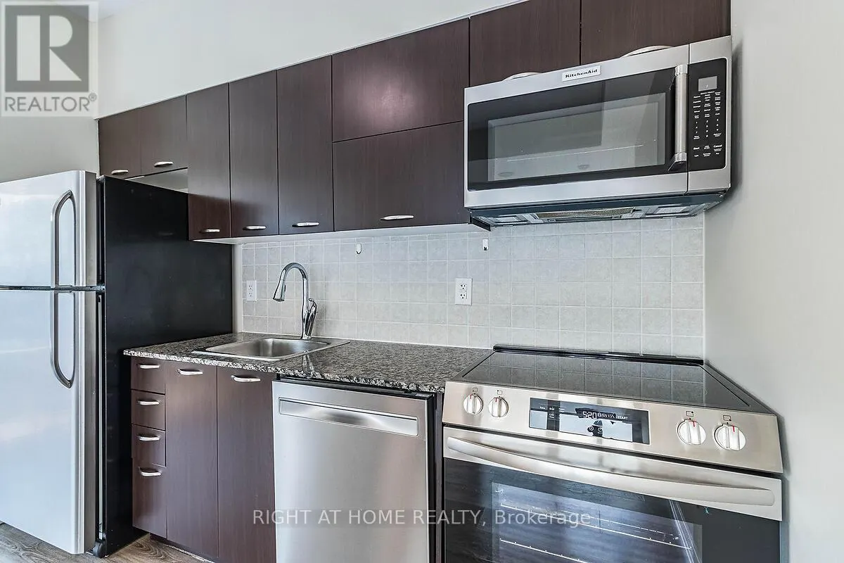 318 - 38 JOE SHUSTER WAY