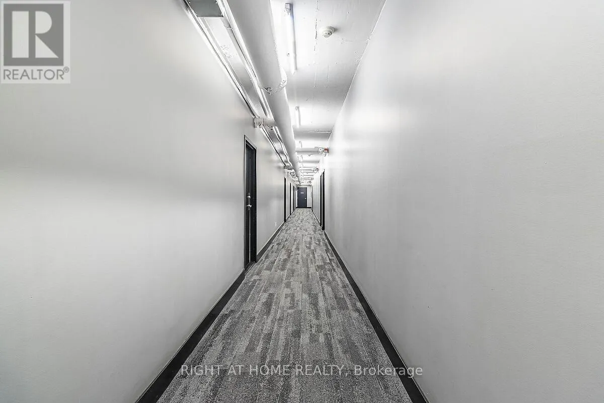 318 - 38 JOE SHUSTER WAY