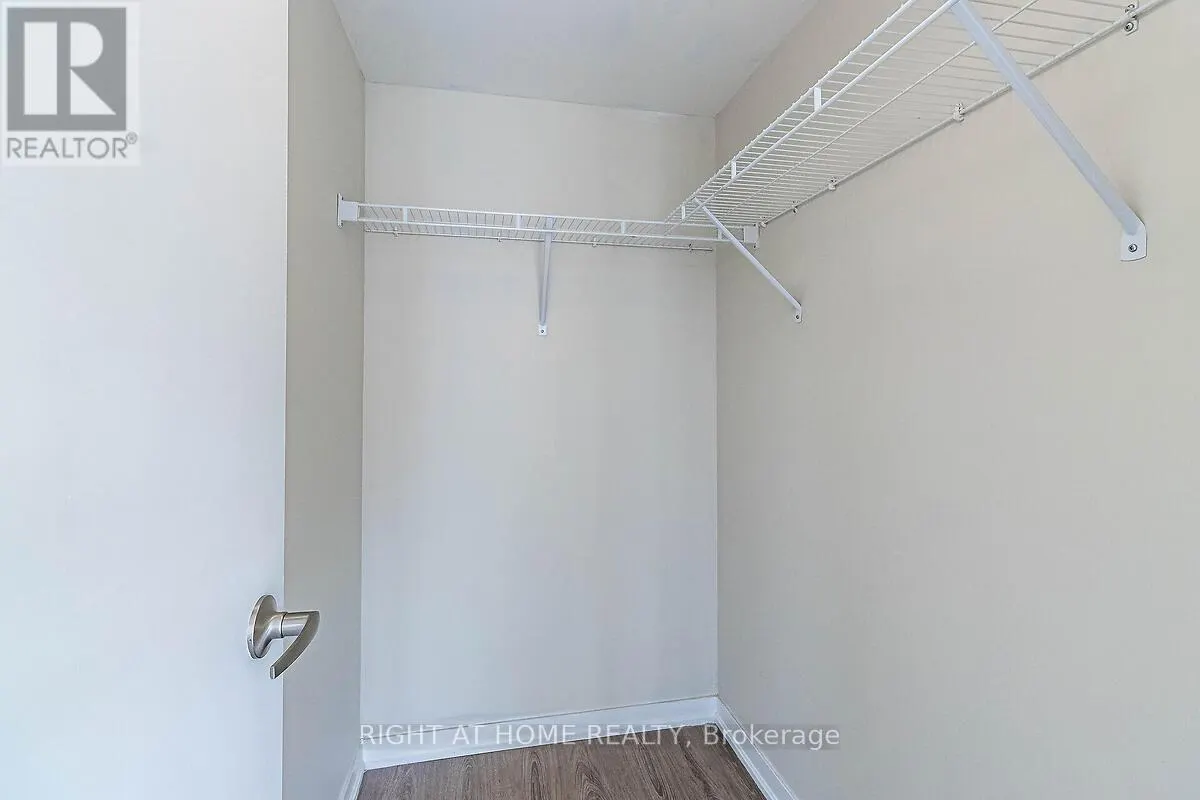318 - 38 JOE SHUSTER WAY