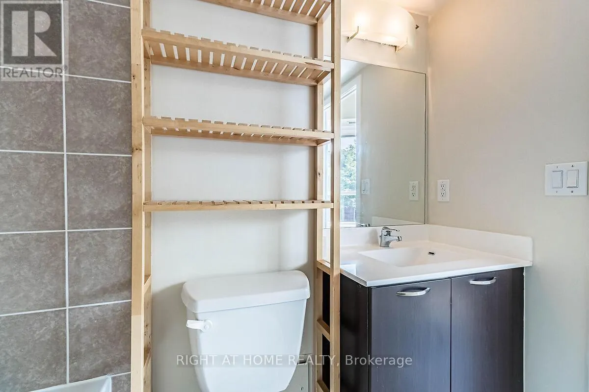 318 - 38 JOE SHUSTER WAY