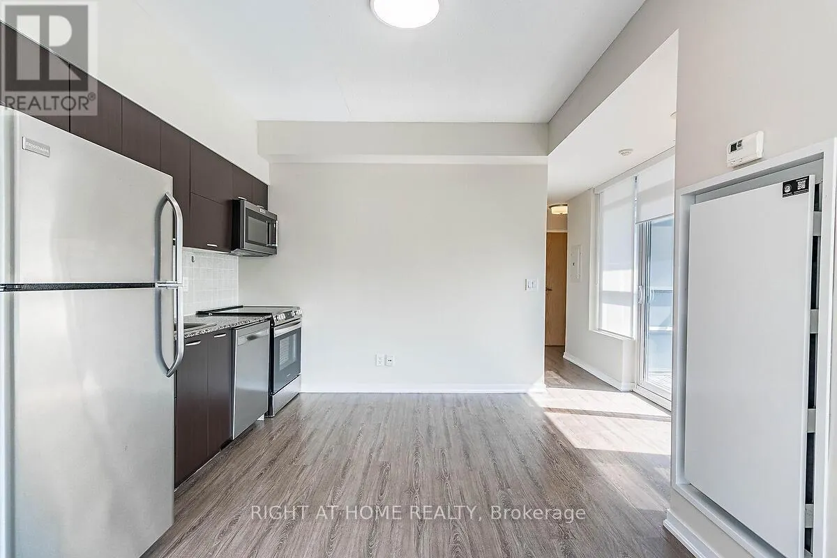 318 - 38 JOE SHUSTER WAY