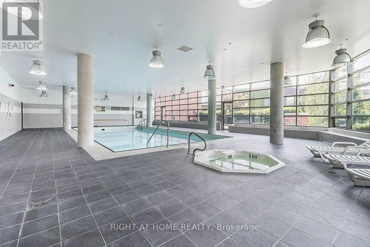 318 - 38 JOE SHUSTER WAY