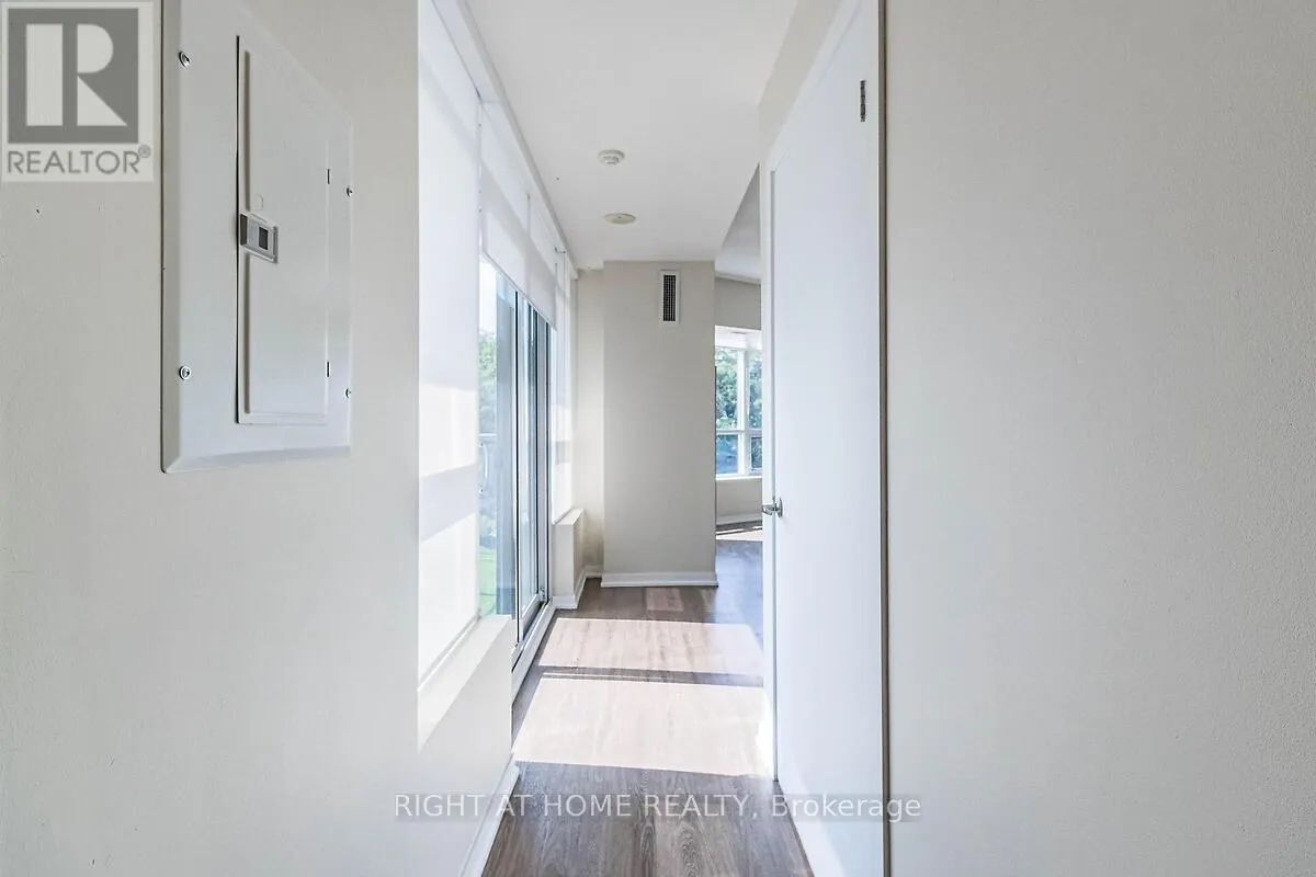 318 - 38 JOE SHUSTER WAY