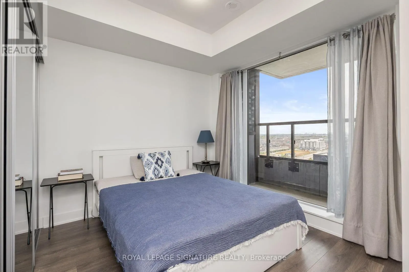 1607 - 2481 TAUNTON ROAD