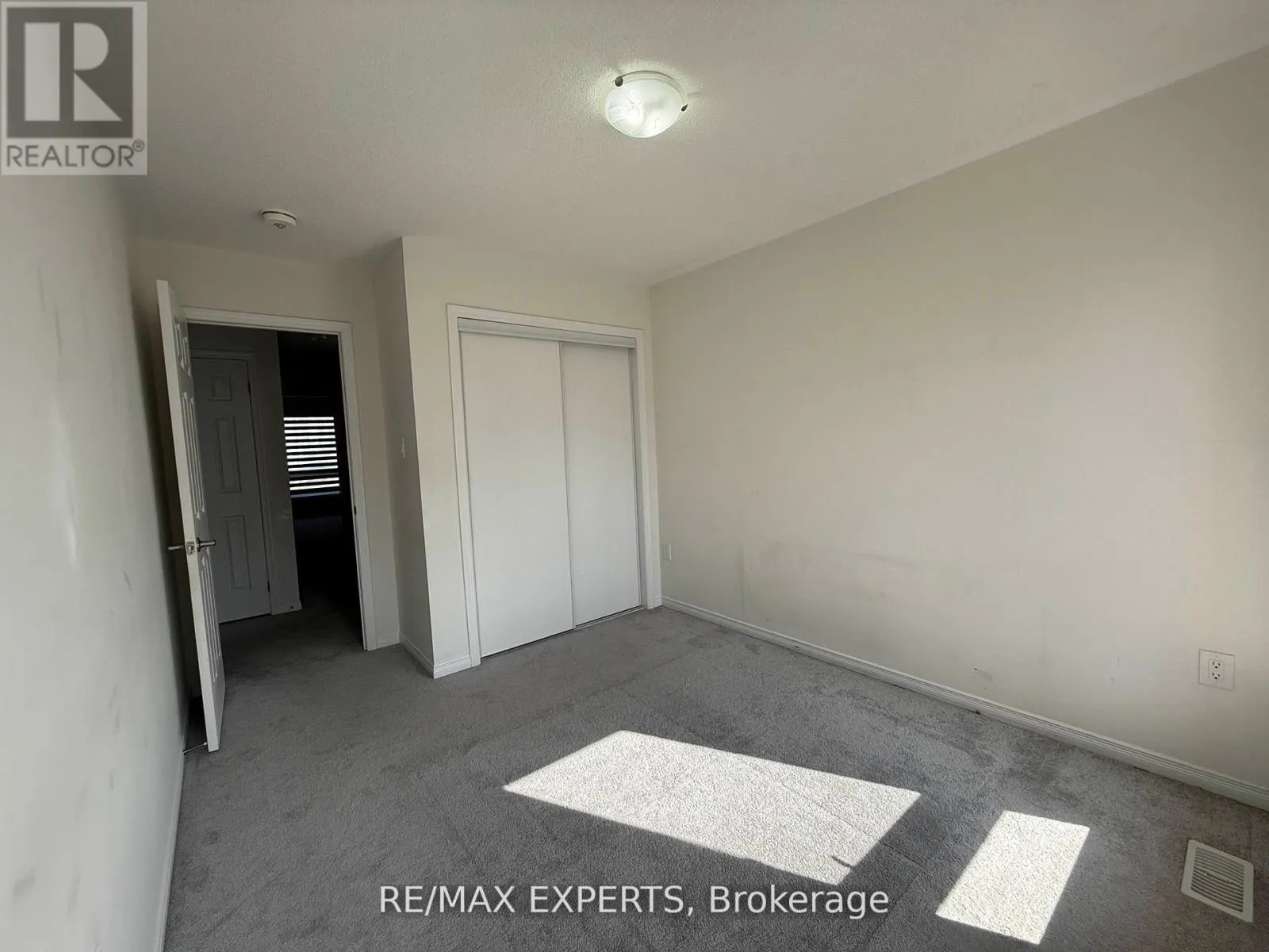 5 WOODSTREAM DRIVE