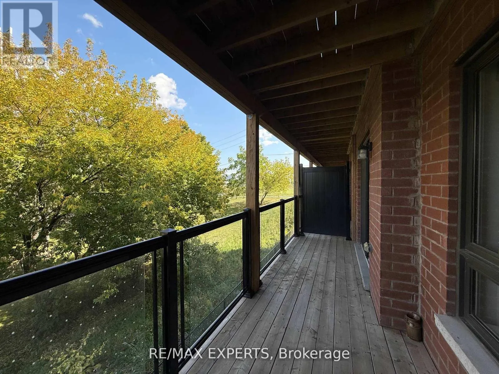 5 WOODSTREAM DRIVE
