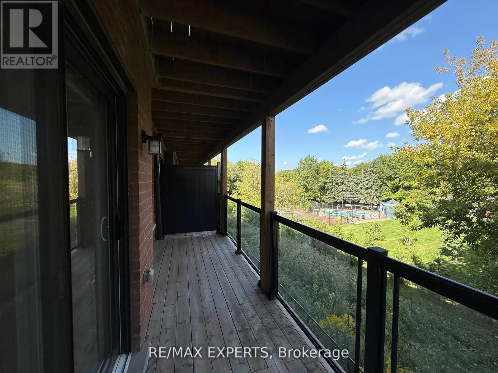 5 WOODSTREAM DRIVE