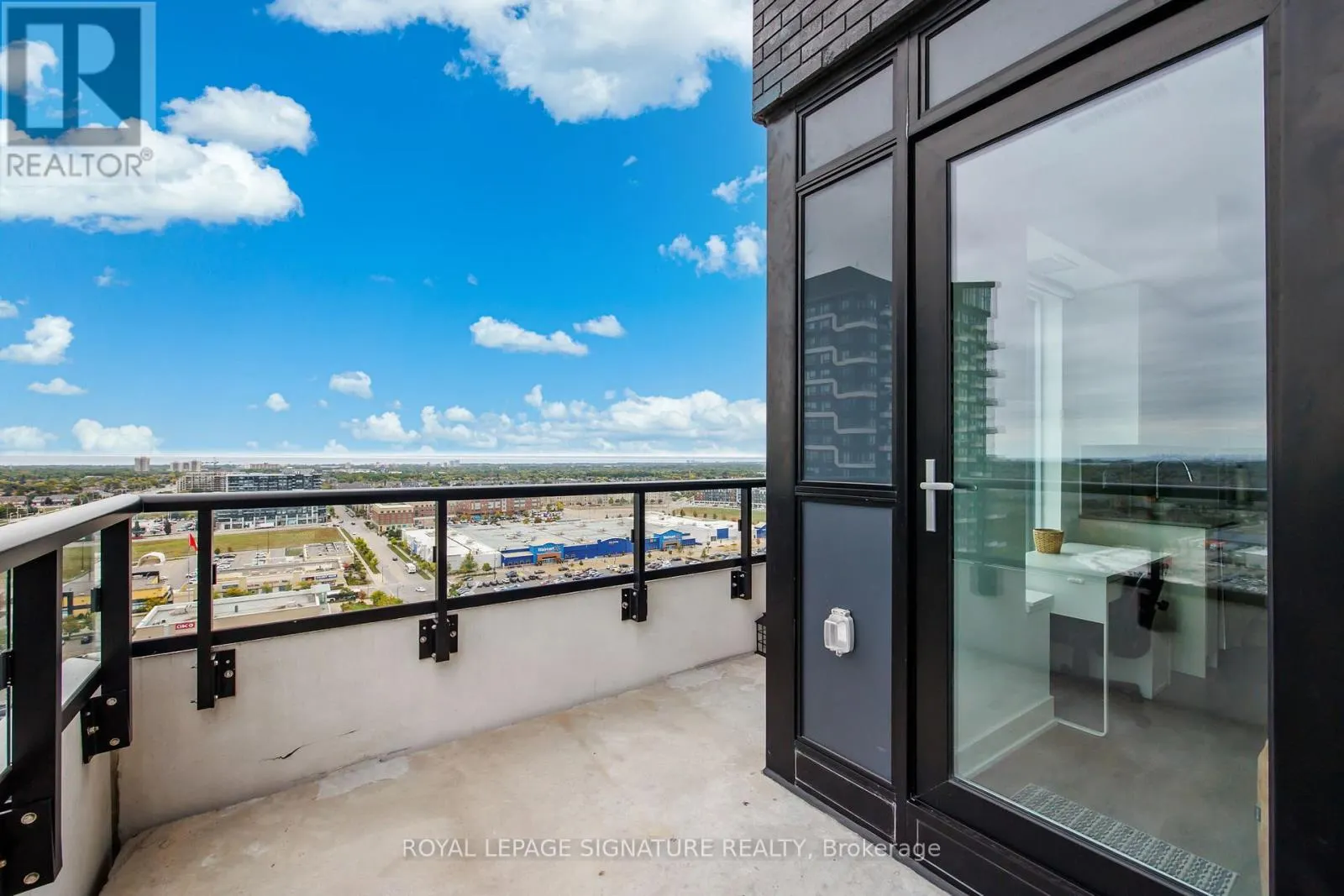 1607 - 2481 TAUNTON ROAD