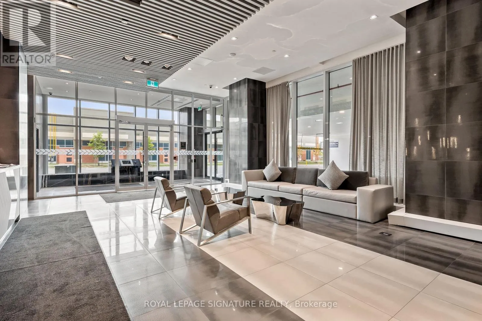 1607 - 2481 TAUNTON ROAD