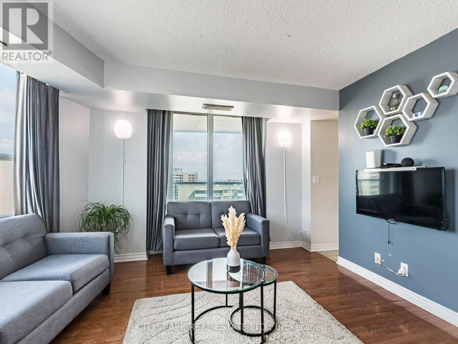 2111 - 1 ELM DRIVE W