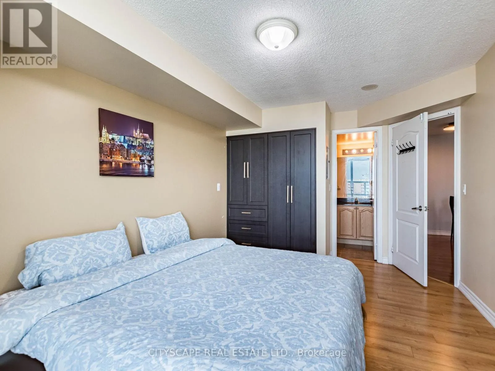 2111 - 1 ELM DRIVE W