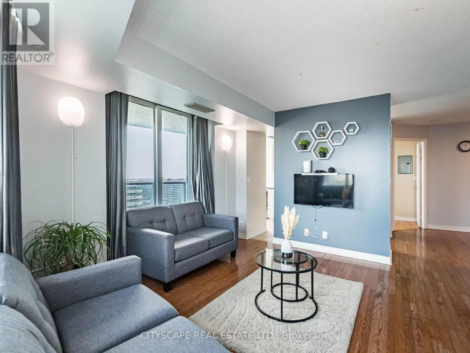 2111 - 1 ELM DRIVE W