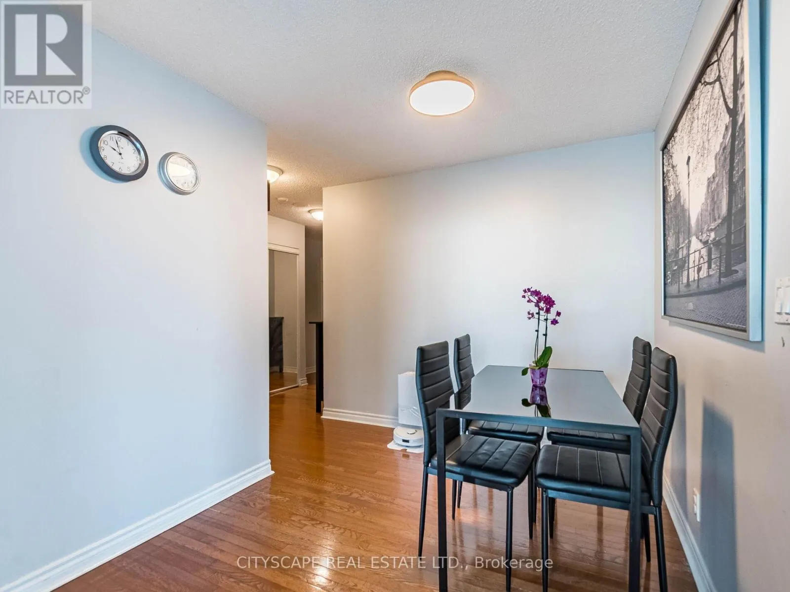 2111 - 1 ELM DRIVE W