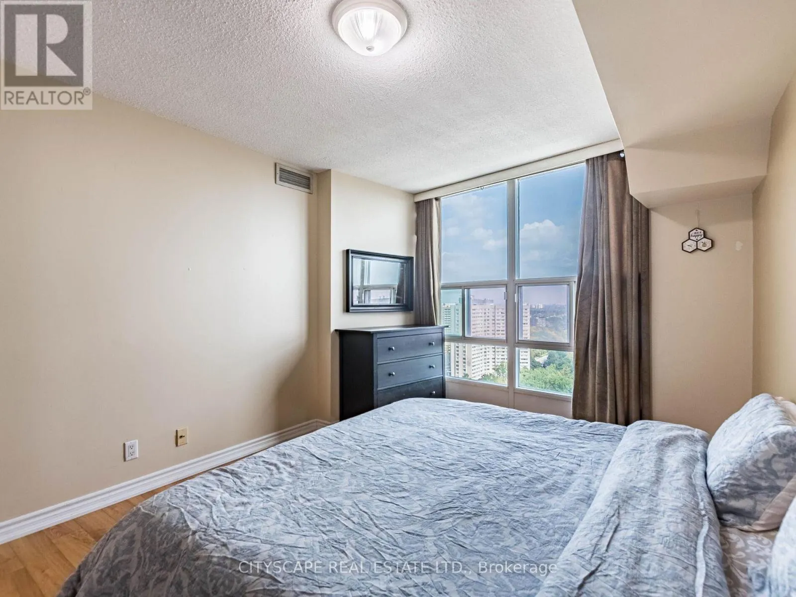 2111 - 1 ELM DRIVE W