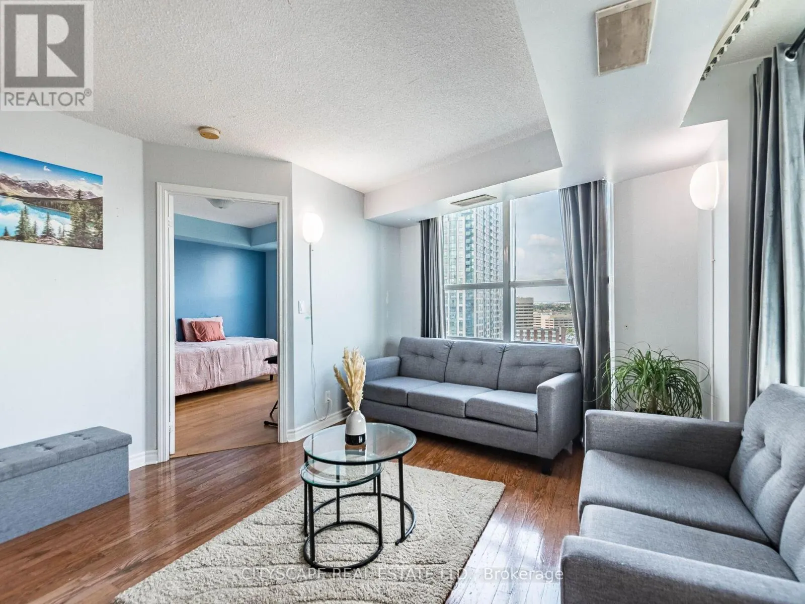 2111 - 1 ELM DRIVE W