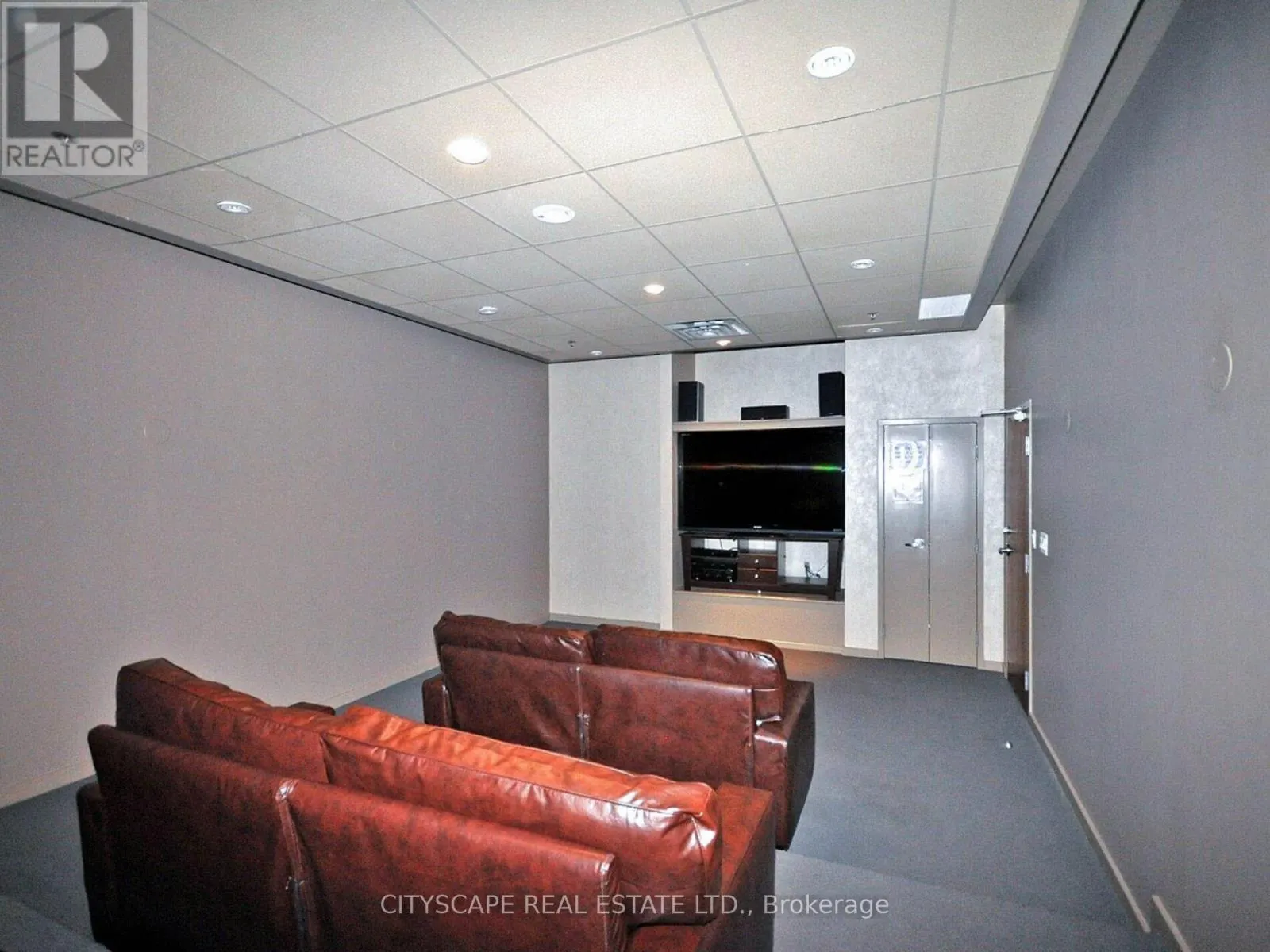 2111 - 1 ELM DRIVE W
