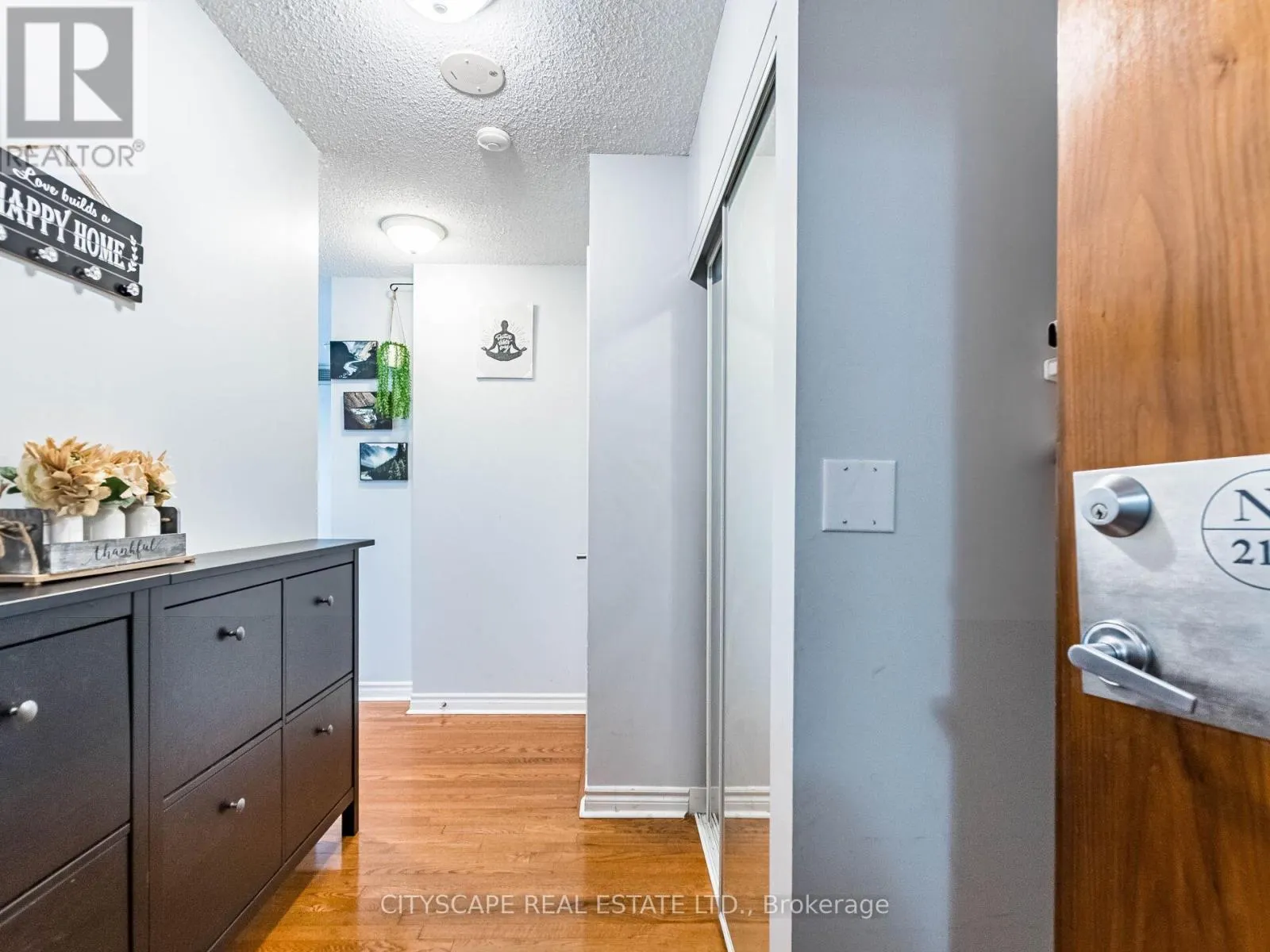 2111 - 1 ELM DRIVE W