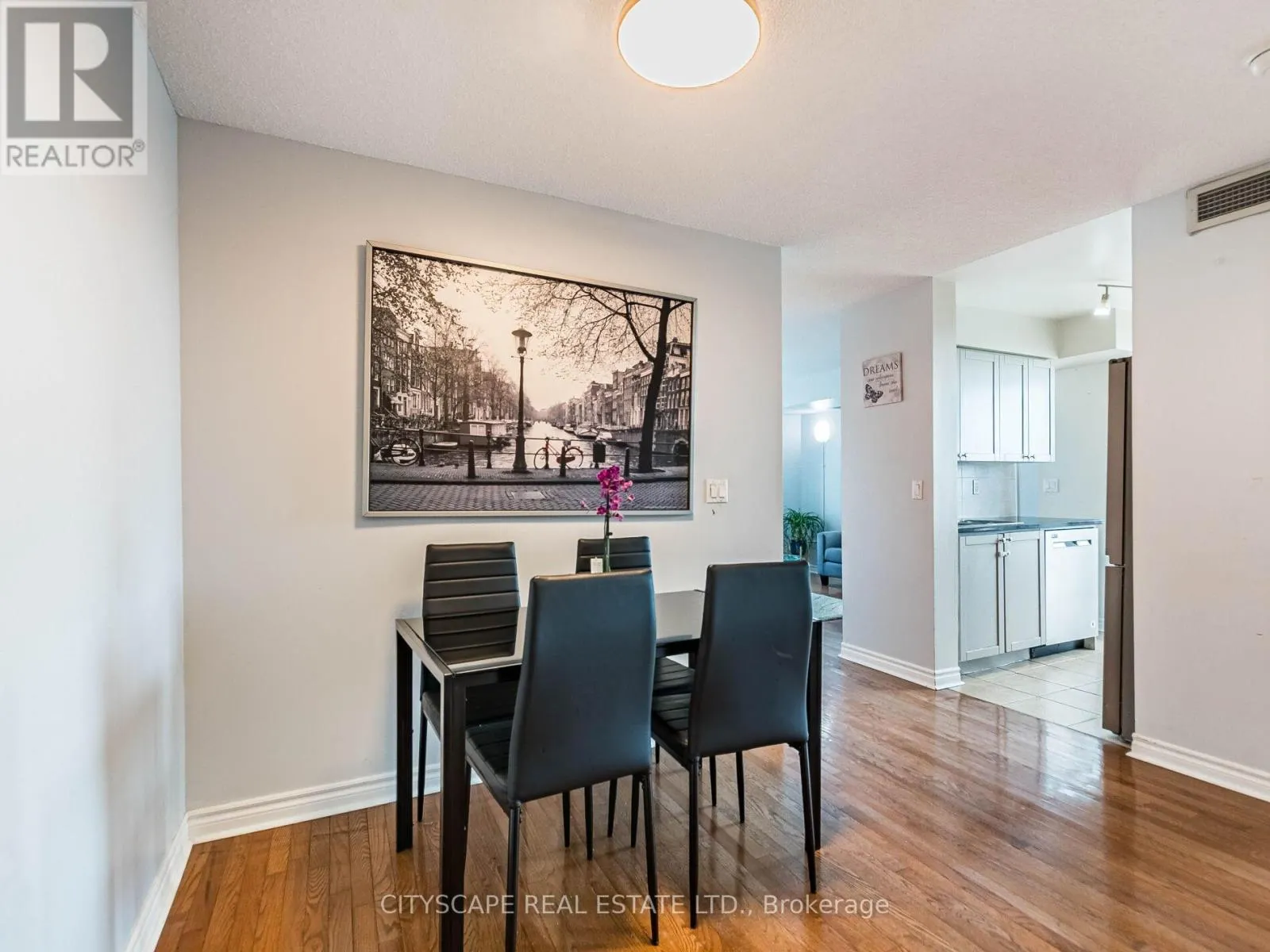 2111 - 1 ELM DRIVE W