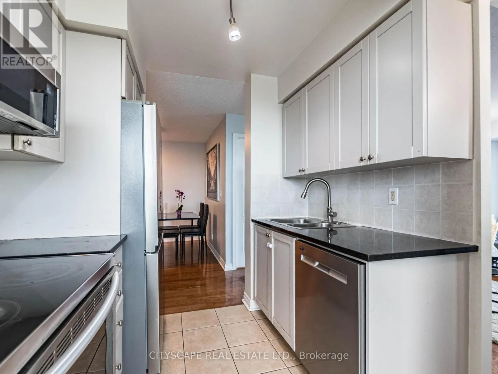 2111 - 1 ELM DRIVE W