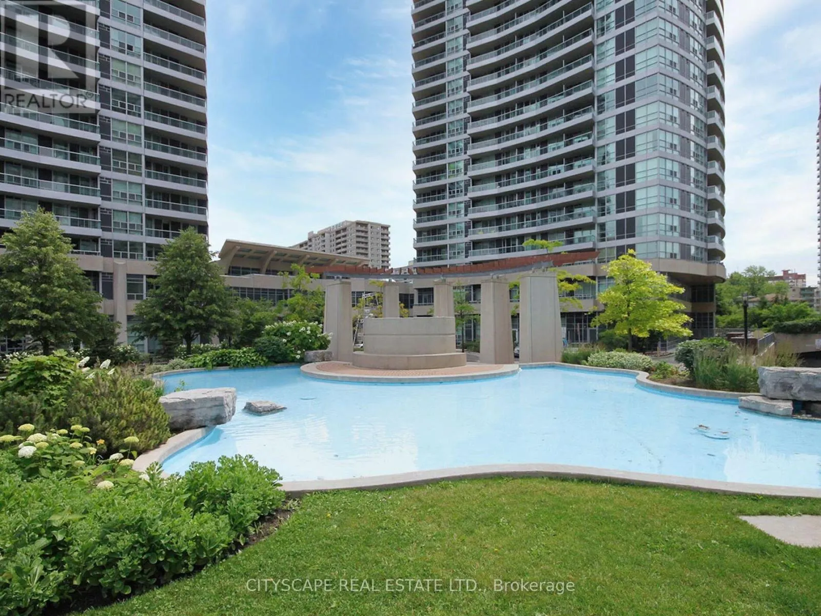 2111 - 1 ELM DRIVE W