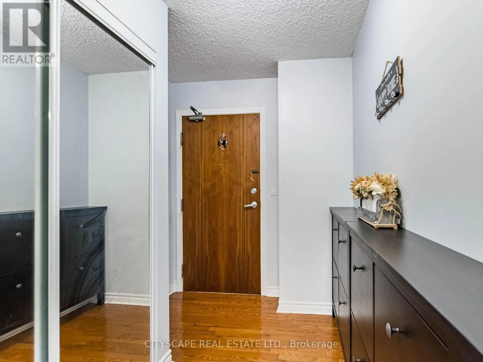 2111 - 1 ELM DRIVE W
