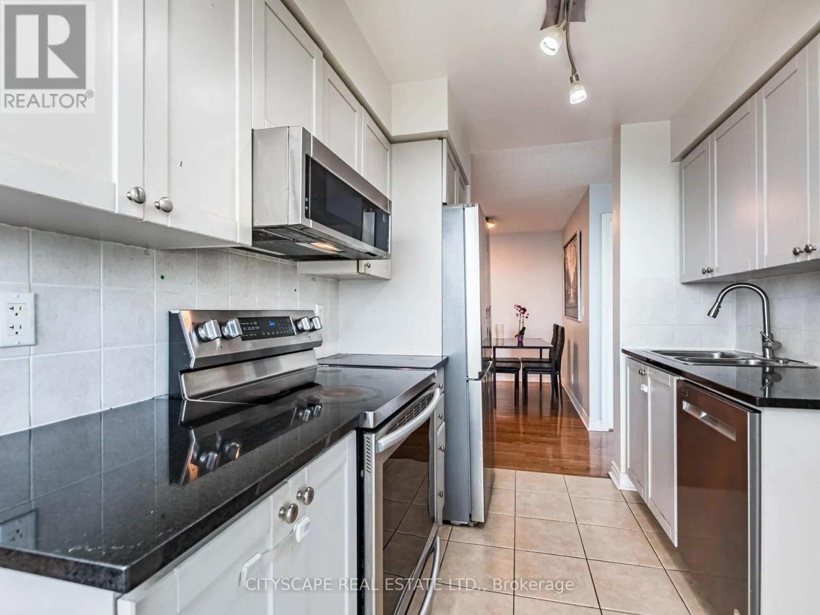 2111 - 1 ELM DRIVE W