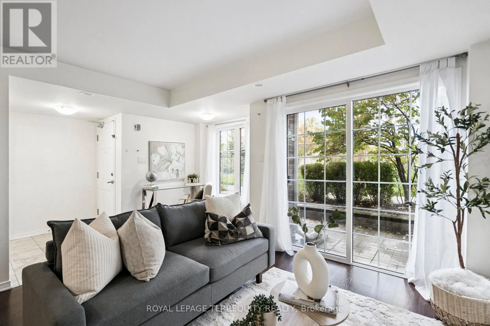 37 - 2441 GREENWICH DRIVE