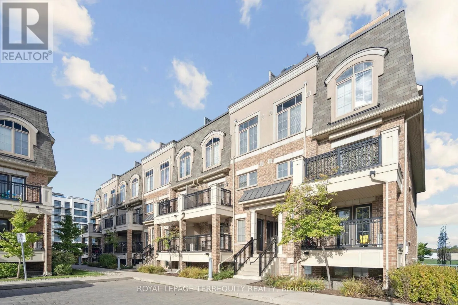 37 - 2441 GREENWICH DRIVE