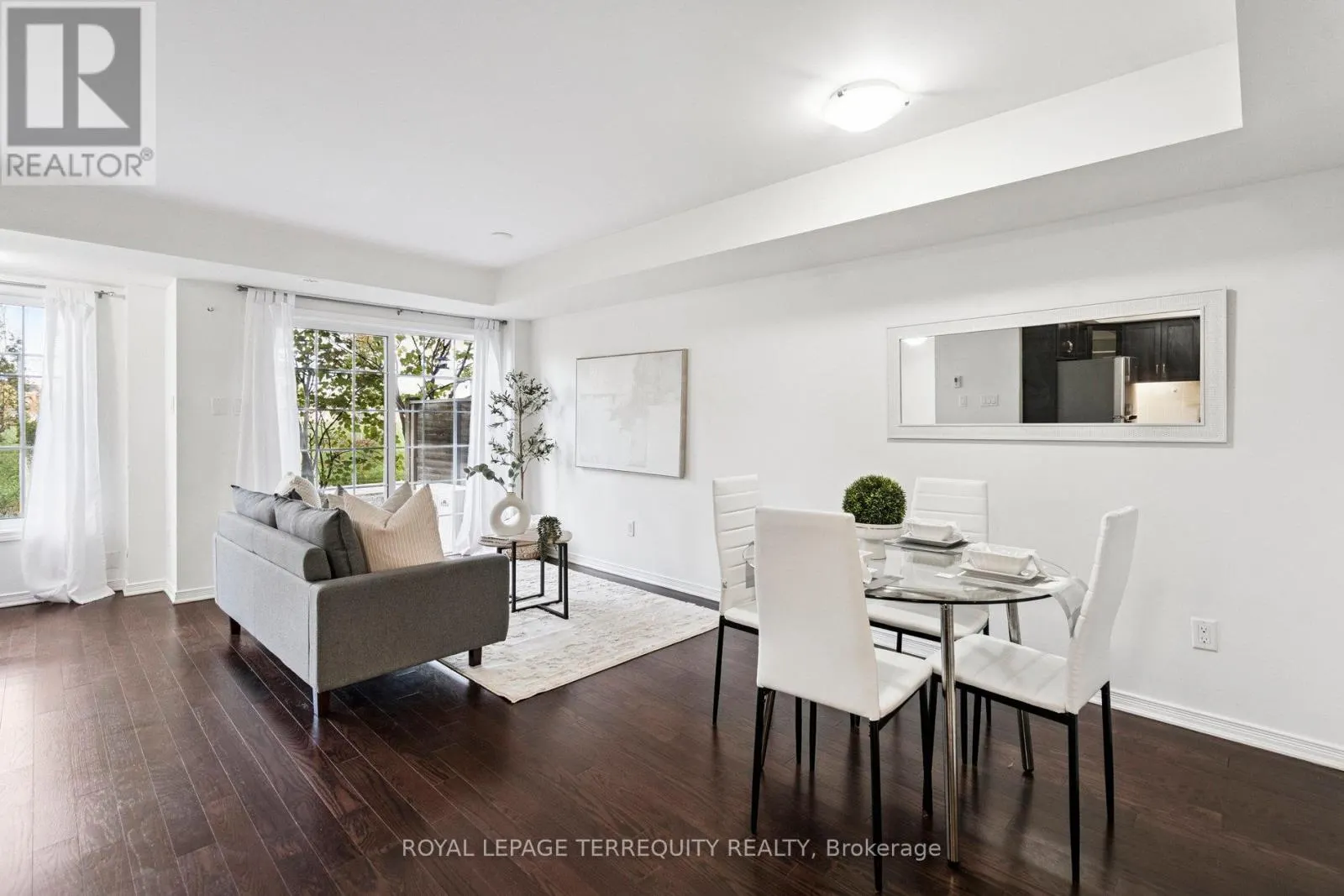 37 - 2441 GREENWICH DRIVE