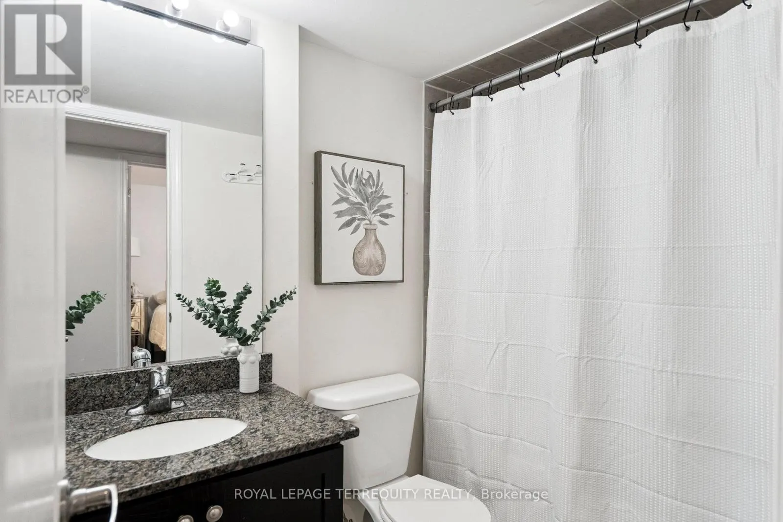 37 - 2441 GREENWICH DRIVE