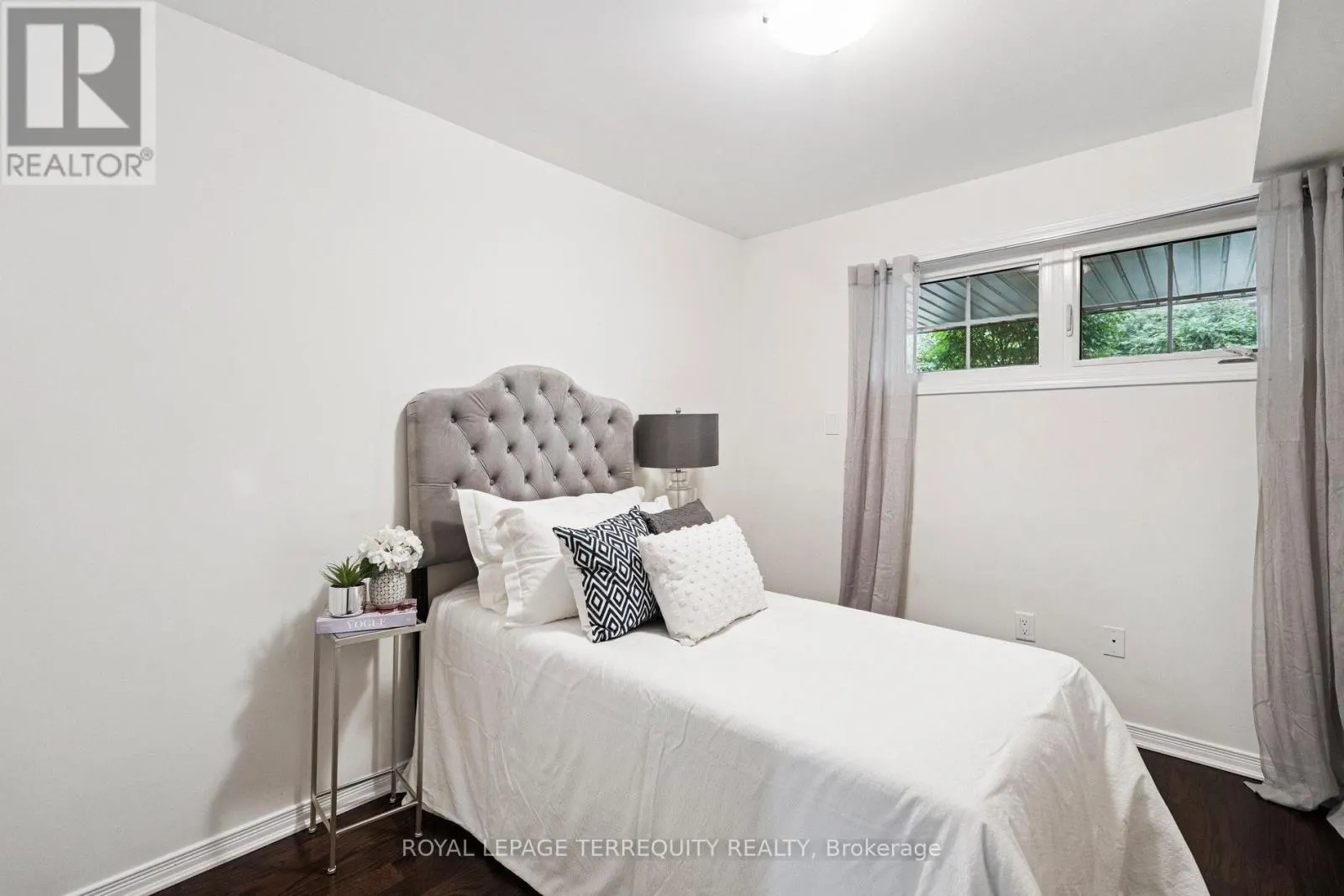 37 - 2441 GREENWICH DRIVE