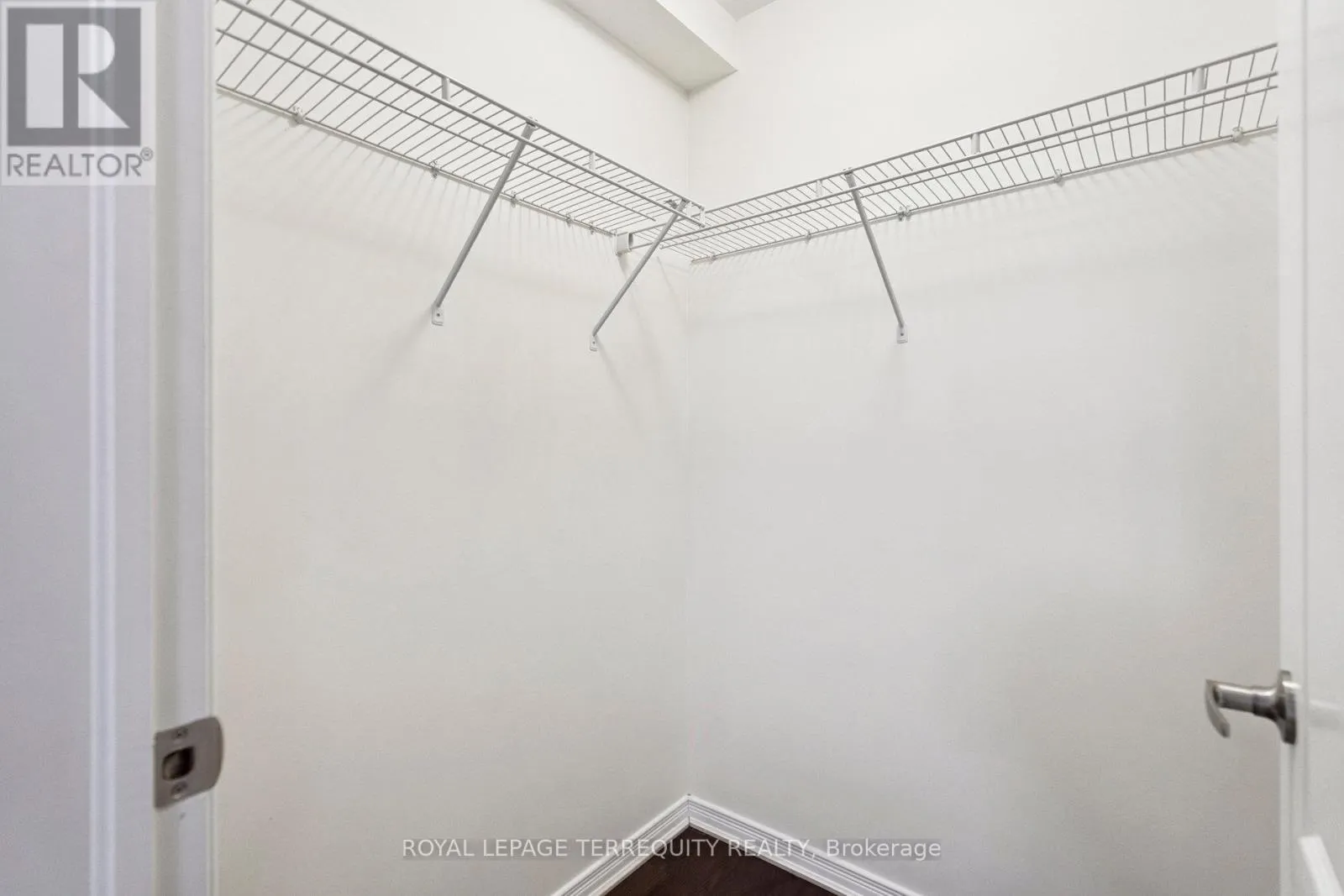37 - 2441 GREENWICH DRIVE