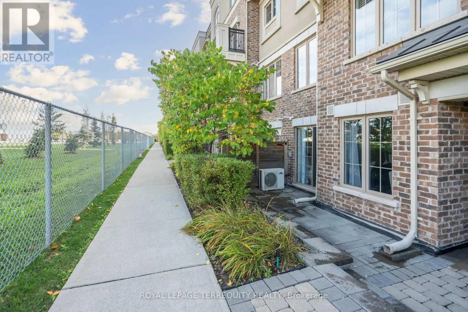 37 - 2441 GREENWICH DRIVE