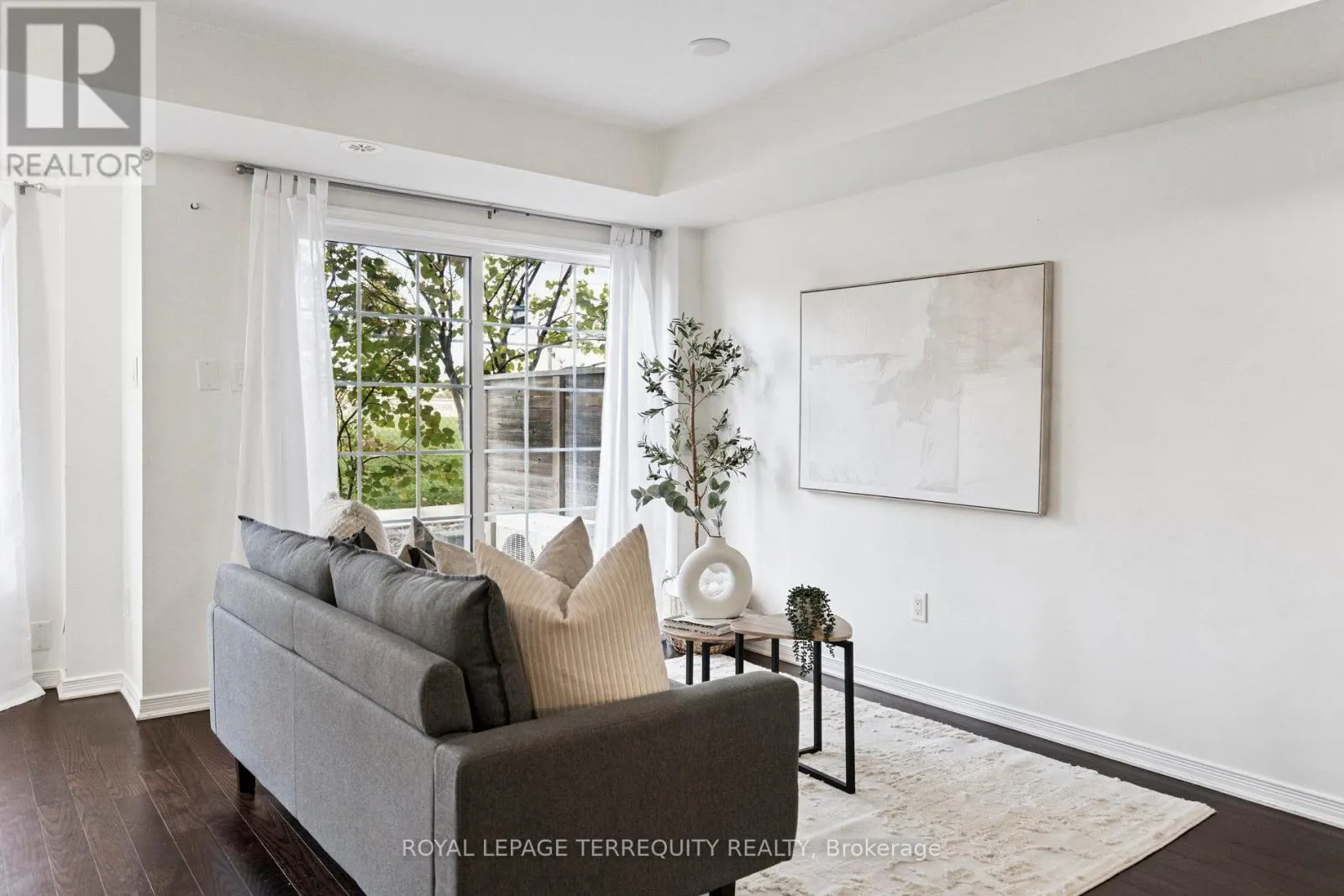 37 - 2441 GREENWICH DRIVE