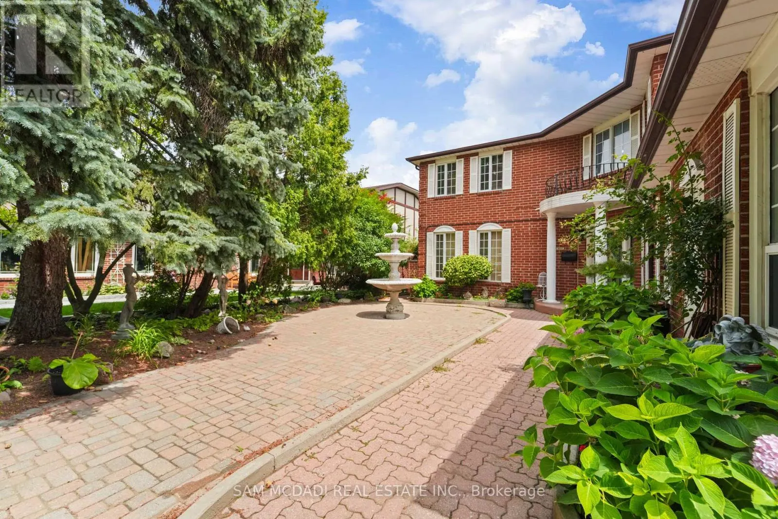 #ROOM 2 - 4099 FIELDGATE DRIVE