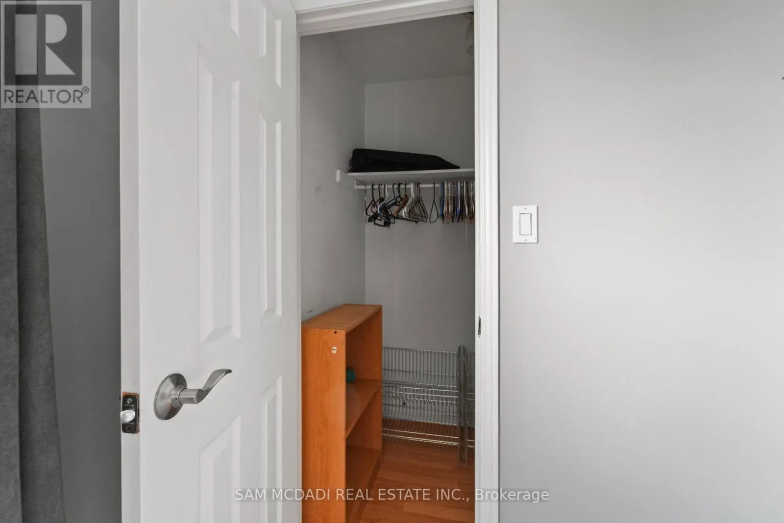 #ROOM 2 - 4099 FIELDGATE DRIVE