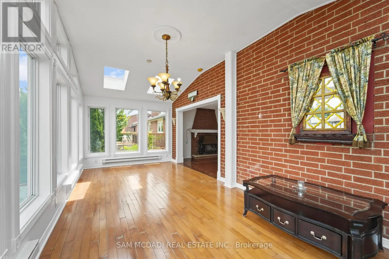 #ROOM 2 - 4099 FIELDGATE DRIVE