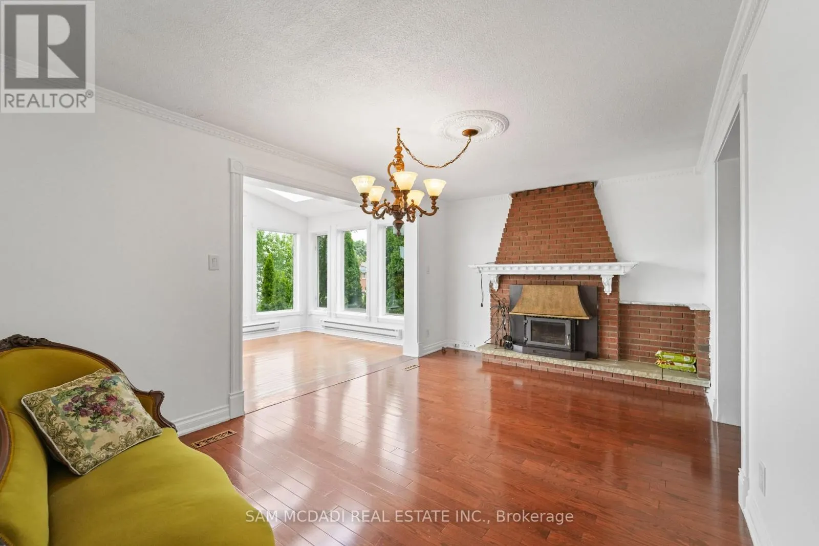 #ROOM 2 - 4099 FIELDGATE DRIVE